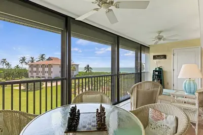 Image de Gorgeous Oceanfront Residence at Sunset South