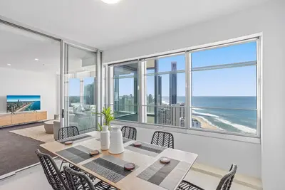 Image de Oceanview 2-Bed with Pool, Sauna, Gym & Parking