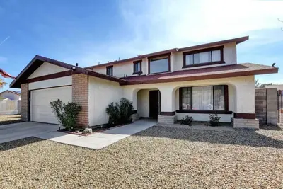 Image de Spacious Home with Heated Pool!