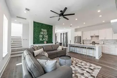 Image de Luxury Heights 3bed 3. 5 Bath