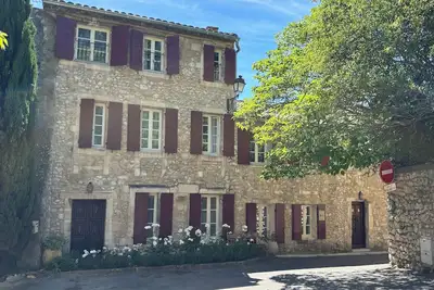 Image de Gorgeous, 17th c. 5-Br stone house w/ breathtaking views, pool, artistic beauty