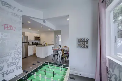 Image de Graffitiland Apt 2br\/3ba w\/Games Table in Wynwood!