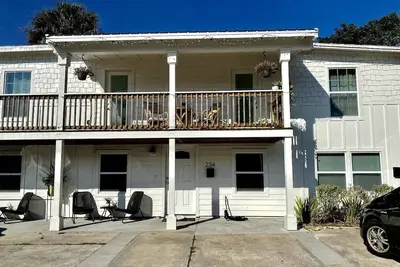 Image de Orange Blossom Stays -  2 Bed Beach Unit