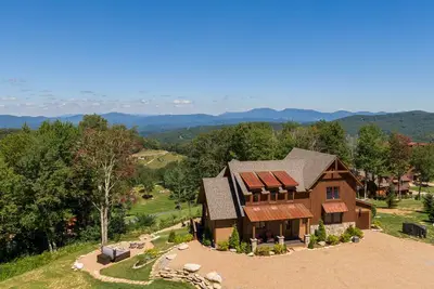 Image de Kinfolk at Eagles Nest - hot tub, firepit, walk to Winery, huge sunrise and sunset views