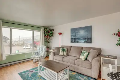 Image de Quaint Rockaway Beach Gem: Walk to Shore!