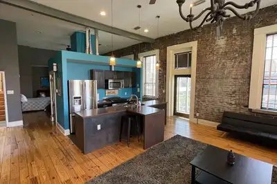 Image de Historic Loft in center of Downtown Mobile, Alabama entertainment district