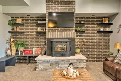 Image de Spacious Tooele Unit w\/ Sprawling Mtn Views!