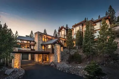 Image de Luxury Villa, Panoramic Views, Pier, Concierge!