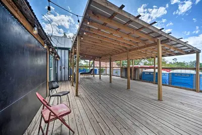 Image de Pet-Friendly Harper Farmhouse w\/ Large Deck!