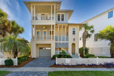 Image de Breathtaking Home w/Private Pool, Walk 2 Beach w/Beach Wagon, Pools, Hot Tub, Tennis - Destin Pointe