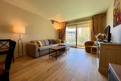 Image de Appart 2 chambres Neuilly sur Seine avec balcon filant