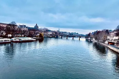 Image de A bright and sunny 85sqm apartment in the heart of l’Île Saint Louis.