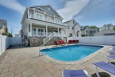 Image de Nj111 | Luxury Home 7BRs 4baths w/ Private Pool, Designer Features & more!