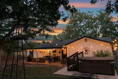 Image de Bayer Guest Haus-Hot Tub and Fire Pit