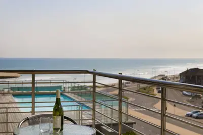 Image de 205 Horizon Bay Self-Catering Beachfront Apt by Hmh