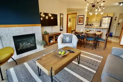 Image de L202- HotTub/HtPool/Free Parking/View/2br/Sleep6/Family