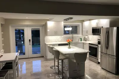 Image de Modern 2 bedroom one bath suite