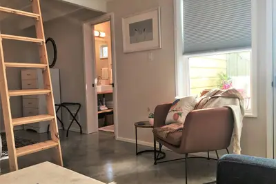 Image de Cozy Southside Studio & Loft with full amenities & close to several hot spots!
