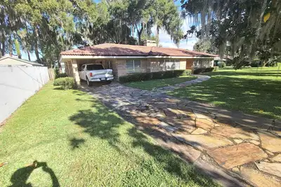 Image de Lakefront house for rent