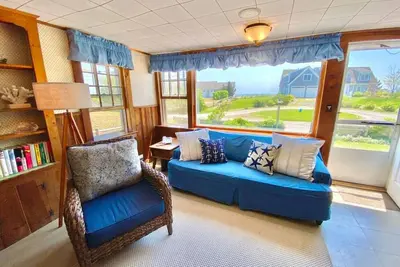 Image de Cozy Oceanview 1br Cottage Across from the Beach!