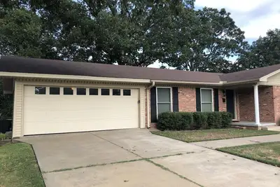 Image de Entire Private Home in a safe, quiet, convenient neighborhood!