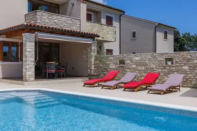 Image de Merveilleuse maison de vacances avec Wifi, climatisation, piscine privée, Tv et terrasse