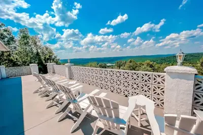 Image de Sleeps 19! 6br w\/ Pool & Sauna – Perfect for Fall!