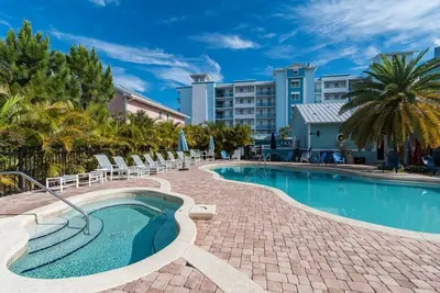Image de Two Waterfront Townhomes-Cape Crossing Resort