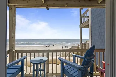 Image de Oceanfront Condo | Sleeps 6 | North Topsail Beach