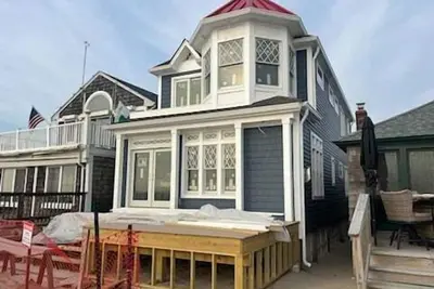Image de Board119 | Brand New 4br 3 bath custom home on the direct boardwalk-beach front!