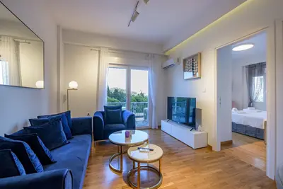 Image de Lush Sapphire apt. steps from the Acropolis!