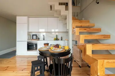 Image de Modern Design Duplex w/ Balcony