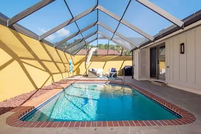 Beach villa nestled between the Treasure Coast sandy beaches & the Indian River!