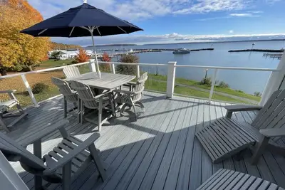 Image de Bayfield on the Lake - 4 Bedroom Waterfront Condo