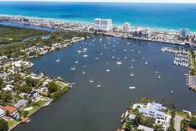 Image de Exquisite 4-Bed/3-Bath Private Villa in Hollywood Beach