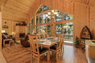 Image de Unwind on the Whitefish Chain of lakes! Beautiful Big Trout Lake Home!