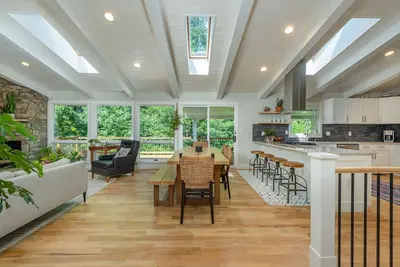 Image de Avl Canopy House - 12 minutes to Dt Asheville. Child, Infant, Dog Friendly