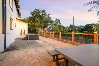 Image de New Casita in the Vineyards • Hot Tub• Views• Private • close to Sonoma plaza