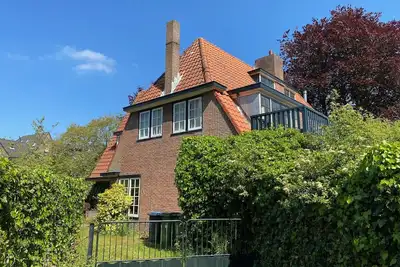 Image de Spacious house with large and sunny garden