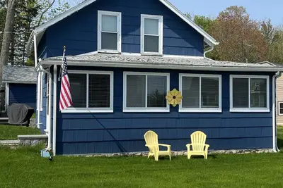 Image de Cottage sleeps 5 in Hampstead Nh. Relax on Sunset Lake. 