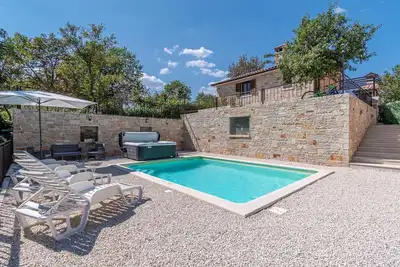 Image de Superbe maison Ă Trosti avec jacuzzi