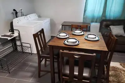 Entire Guesthome With own Bath\/kitchen\/2 Bdrm