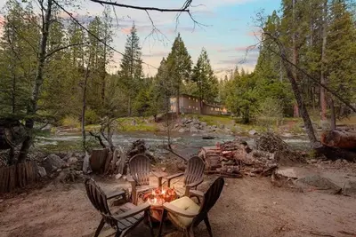Image de River Front / Private Beach Family Friendly Cabin Tahoe basin