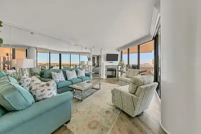 Image de Destin Harbor & Crab Island Views ~ Updated 3 Bedroom Condo!