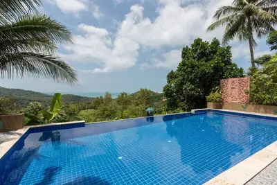 Sunset Villa with breath-taking sunsets, ocean and island views