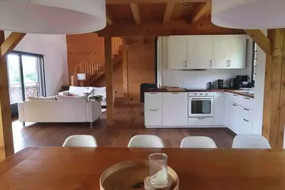Image de Chalet Accueillant avec vue sur le lac de Narlay.