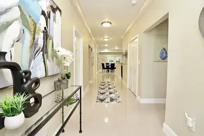 Image de “New” Modern House For Your Getaway