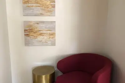 Image de Spacious 2-Bedroom Apartment - Close To It All!