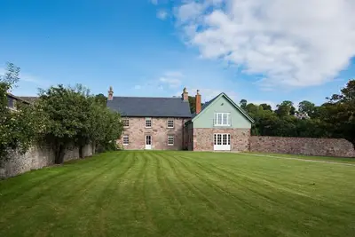 Image de Dryburgh Farmhouse - pet-friendly property set in the countryside, sleeps 10
