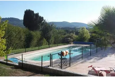Image de Beau studio Ă Autun- piscine et grand jardin
